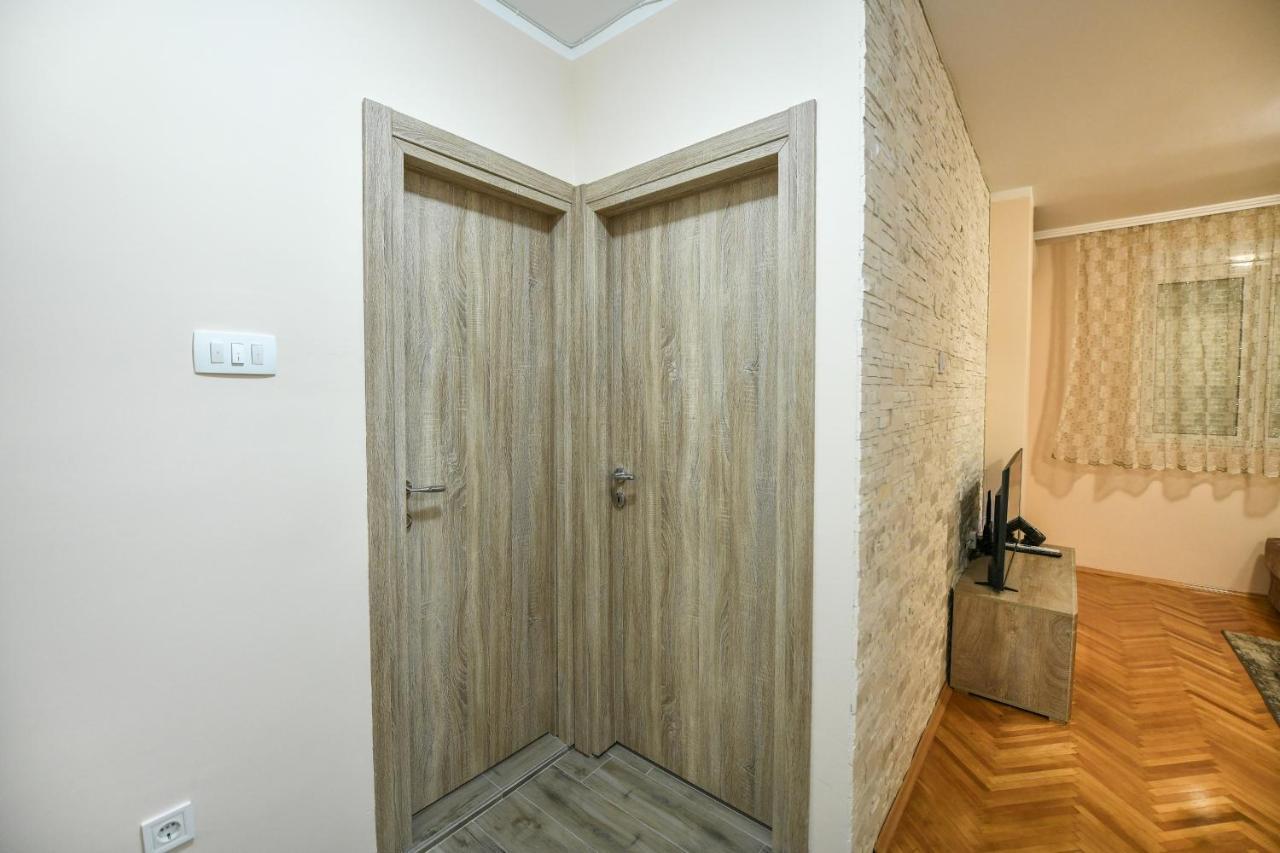 Apartman Centar 2 Podgorica Exterior foto